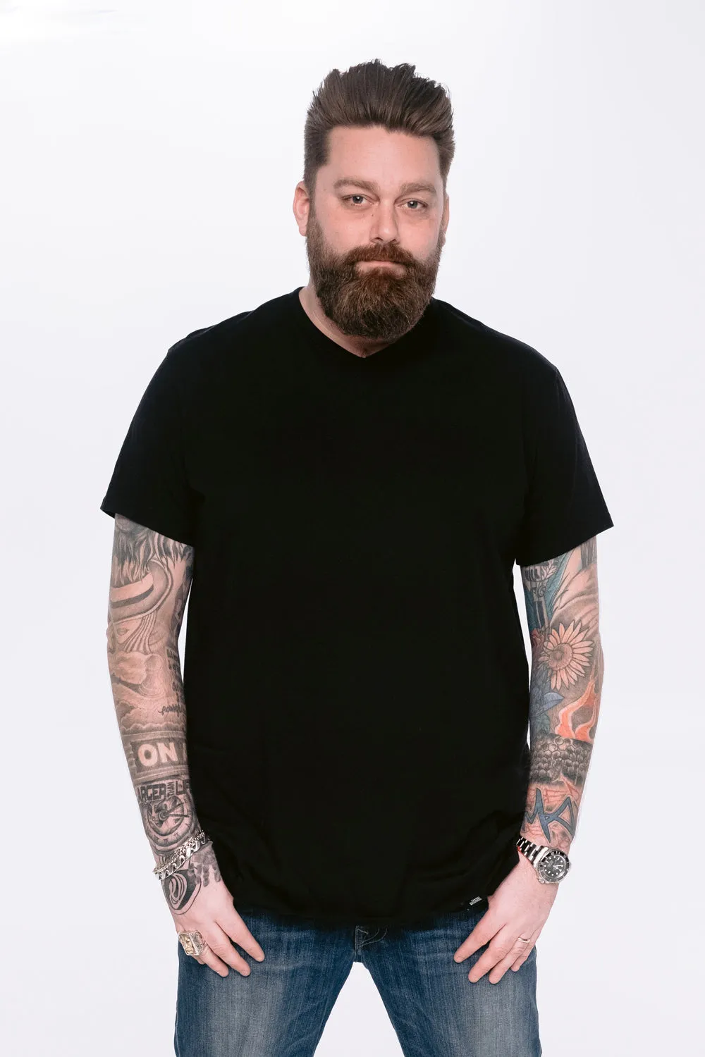 V-Neck - Black